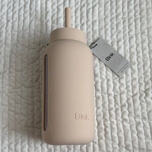 Bink 27 oz / 800 ml Day Bottle with Straw Cap in Latte Hydration Tracking Bottle